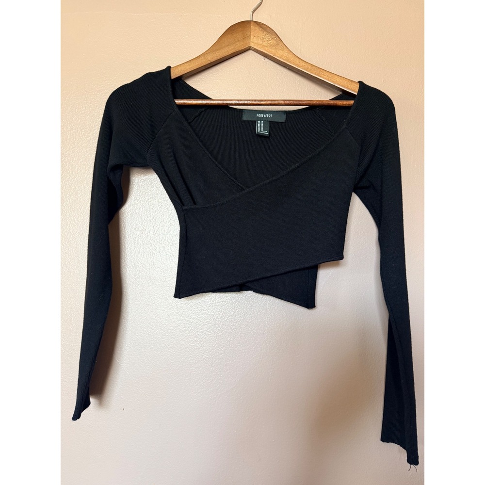 Forever 21 Size M Black Ribbed Knit Wrap Front Surplice Long Sleeve Crop Top